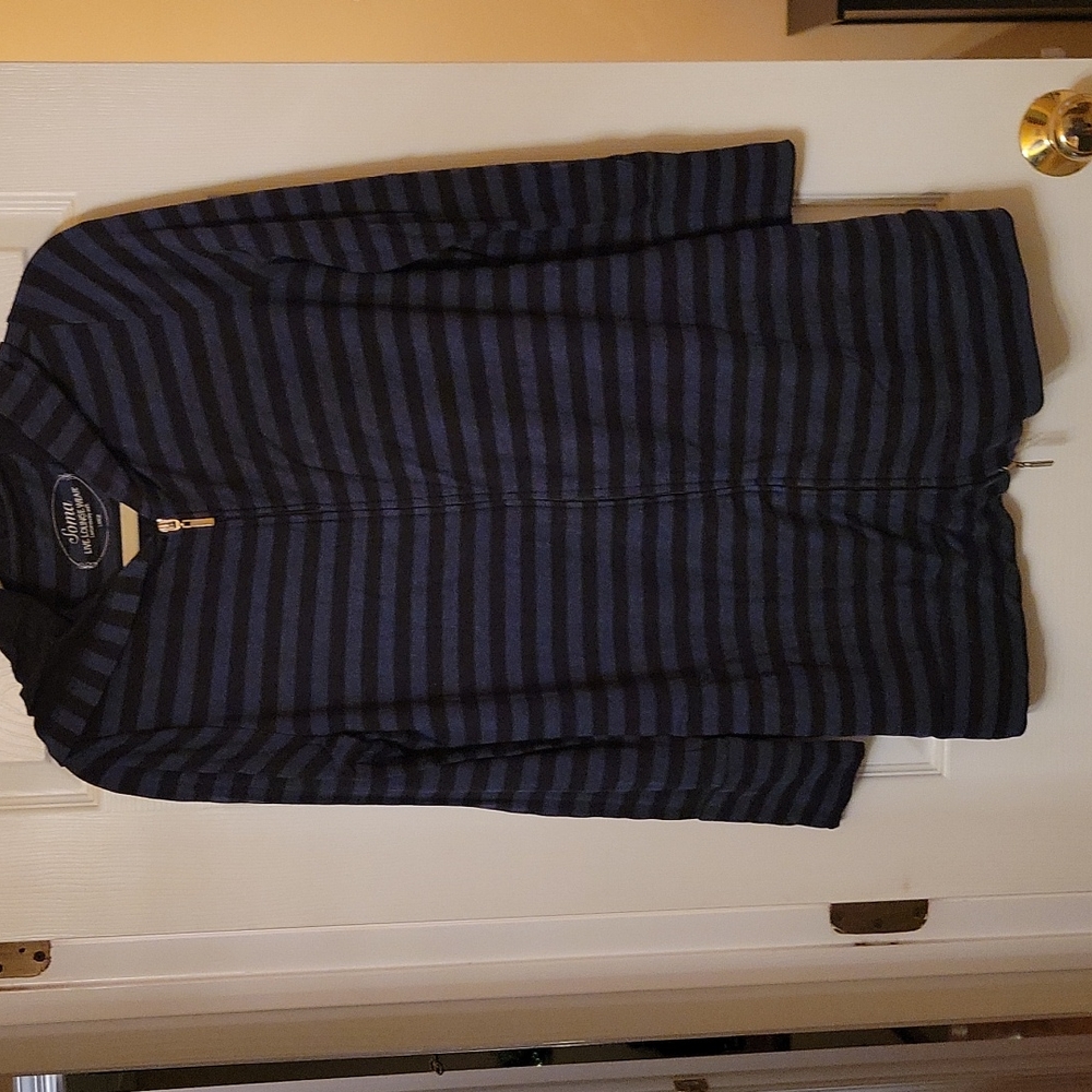 Soma tunic-length zipped hooded lounging jacket.